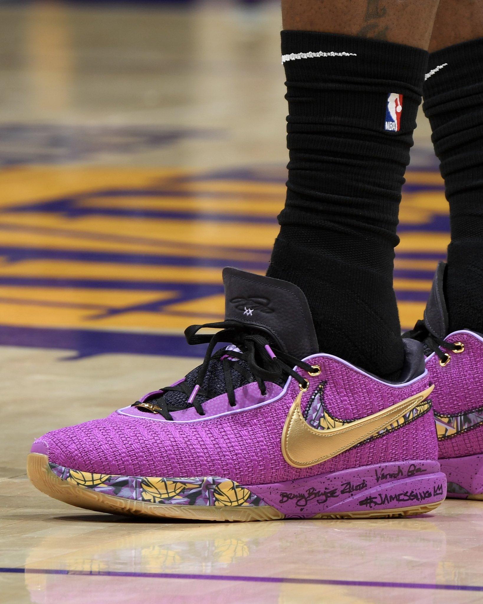 nike lebron 20 young heirs