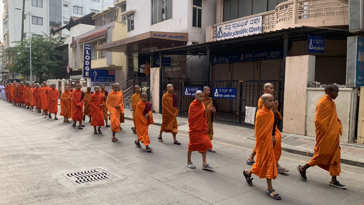 sanghasenamimc's tweet photo. The official commencement of #MahakarunaDiwas2023 starts with the Mahakaruna Peace walk in the city of Bengaluru led by Guruji Ven. Bhikkhu Sanghasena and other senior monks and being participated by monks, devotees and the MIMC Shangrila Group.

#MKD23 https://t.co/ObVC4p2O5e