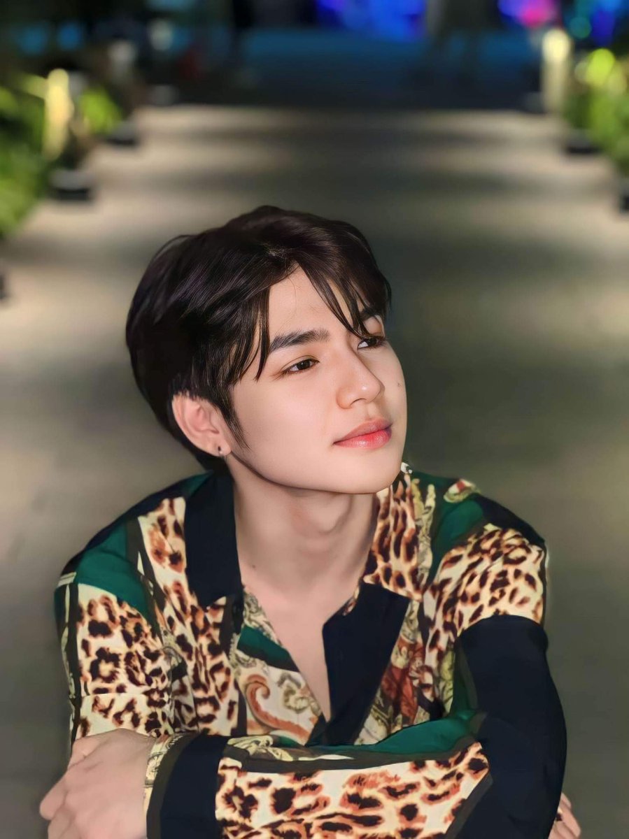 coheranas001's tweet photo. @kimshihtzu_ why so gwapo🥰❤️ https://t.co/ajd3QAGkfN