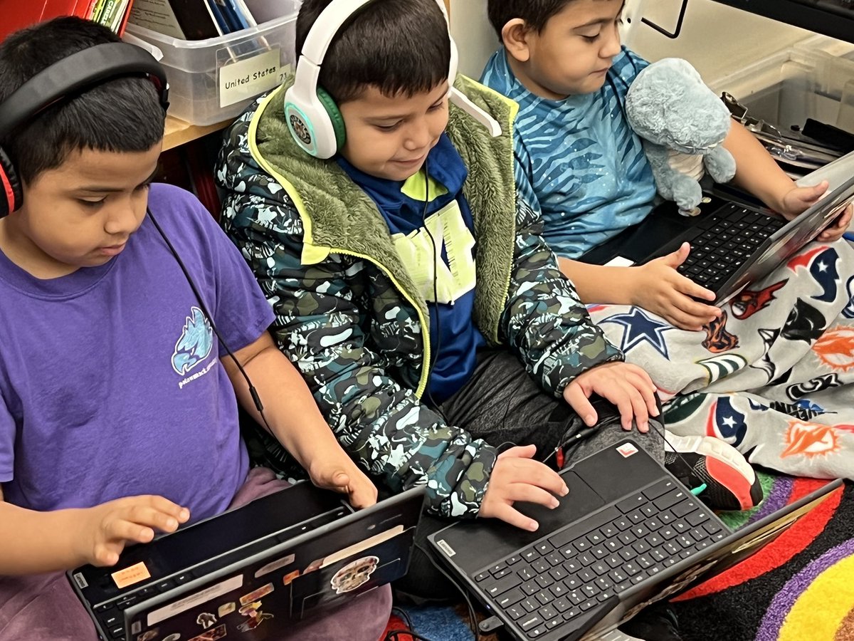 MarnieReads's tweet image. Friday kick-off our school Read-a-thon and work on our reading goals for 2023! Blankets, stuffed animals and our Favorite Books! @PotowmackES @PotowmackPTA #growingreaders #eaglesdeserveit