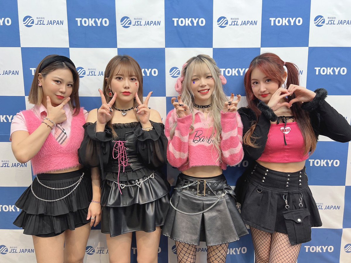 st_onair_global's tweet image. 今日も5時、8時半！！ヨロピ-❣️
もう3日残りました😭皆んな会いに来てください❣️😘
＃オンエア #온에어 #옹에아 #OnAir