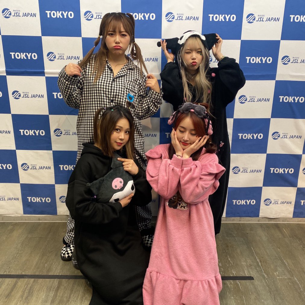 st_onair_global's tweet image. 今日も5時、8時半！！ヨロピ-❣️
もう3日残りました😭皆んな会いに来てください❣️😘
＃オンエア #온에어 #옹에아 #OnAir