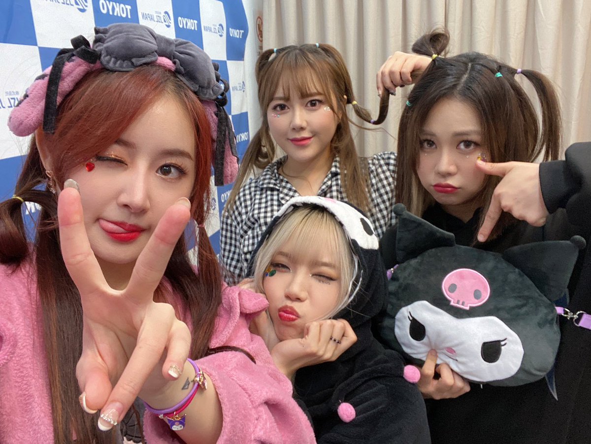 st_onair_global's tweet image. 今日も5時、8時半！！ヨロピ-❣️
もう3日残りました😭皆んな会いに来てください❣️😘
＃オンエア #온에어 #옹에아 #OnAir