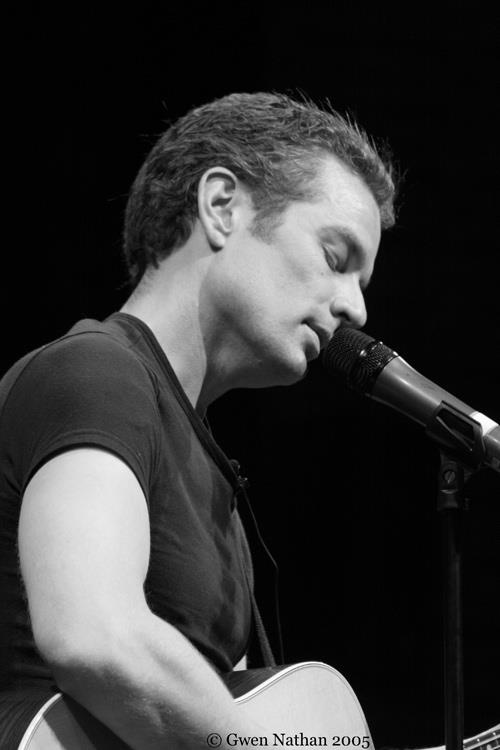 jamie_marsters's tweet photo. Pics of the Day: @JamesMarstersOf in concert during his Words & Music event 2005
#JamesMarsters #WordsAndMusic #MakingBlackAndWhiteHisBitchAgain #IMeanLookAtHim #HowVeryDareHe #AndAlso #ThankYou #PrettyJamesIsPretty https://t.co/1oc90NMo1E