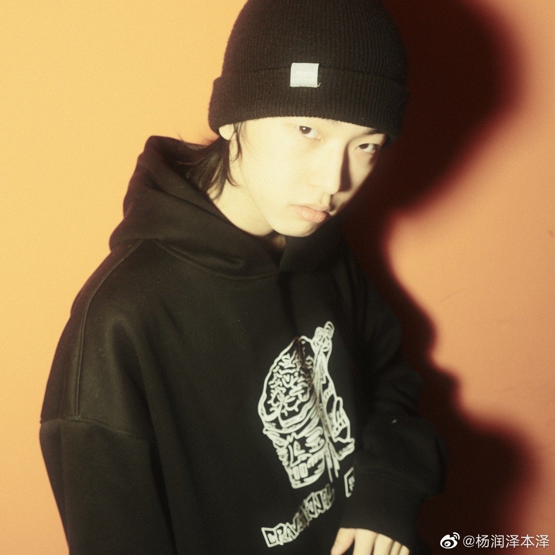sgxq_th's tweet photo. YangRunze Weibo Update
07.01.2023
เจอกันคืนนี้ที่ซูโจว 😎
#杨润泽 #YangRunze
#หยางรุ่นเจ๋อ
#水果星球 https://t.co/QZbEdwfnUo