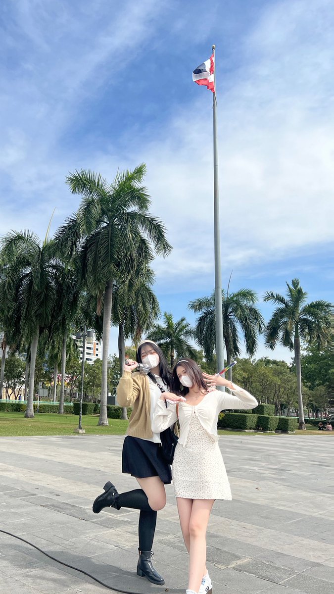 heemsteo's tweet photo. and finally i’m here! see you, anak-anak gantengku.. 🎀💭 https://t.co/AnuiBNgjpX