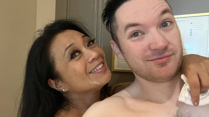 Had to get a selfie with @ClubLuckyStarr while everybody's cum was still on her face. 🖤 https://t.co<a class="tags" href="/tag/clubluckystarr">@clubluckystarr</a><a href="/tag/starfield"class="tags"><span>#starfield</span></a>