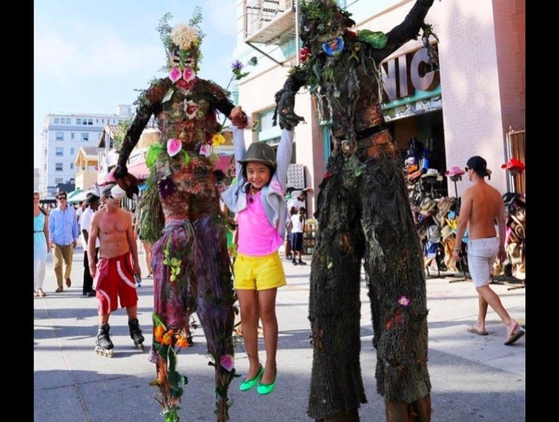 adocumentree's tweet image. Happy First Friday of 2023!!!! Hope the new year is filled with joy, peace and circus arts fun! 

#newyear #adocumentree #adoc #peace #community #humanity #humannature #unity #inclusivity #flashbackfriday #treeman #treehugs #joy #circusarts #circus #flowstate #mentalhealth