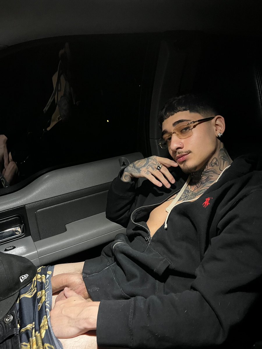 𝐉𝐞𝐭𝐭 𝐑 (TOP 0.26%) on Twitter: "RT @Strip4Jon: Down to give me road head and chill?"