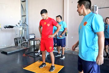 FederalSomos's tweet image. POSTALES | #CASR🔴🟡 | #Pretemporada🏃‍♂️
-Acá te dejamos algunas imágenes de los entrenamientos de pretemporada que estuvo realizando #Sarmiento en esta tarde del día de hoy 📸🎞️.