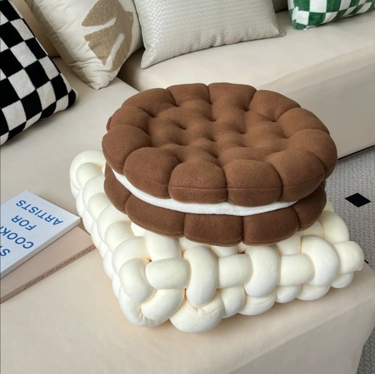 Vicky Hyuga on Twitter "RT momentsofence Cookie pillow"