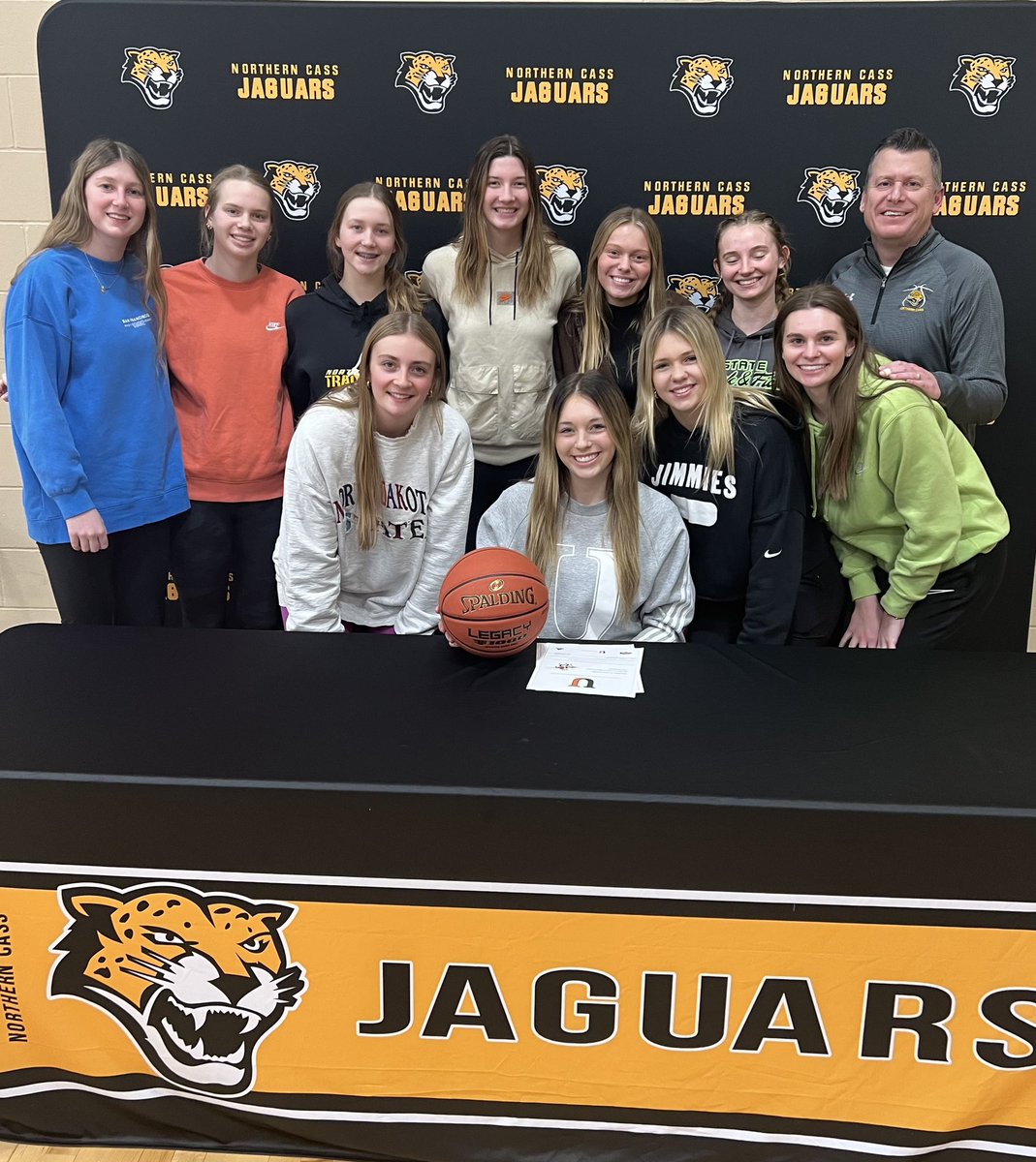 ncjagsgbb's tweet photo. Congrats @Halle_crockett on signing her NLI with Jamestown @jimmie_wbb We are super excited for her!! You’re going to do great things at the next level!! https://t.co/tfLhWlrLlV