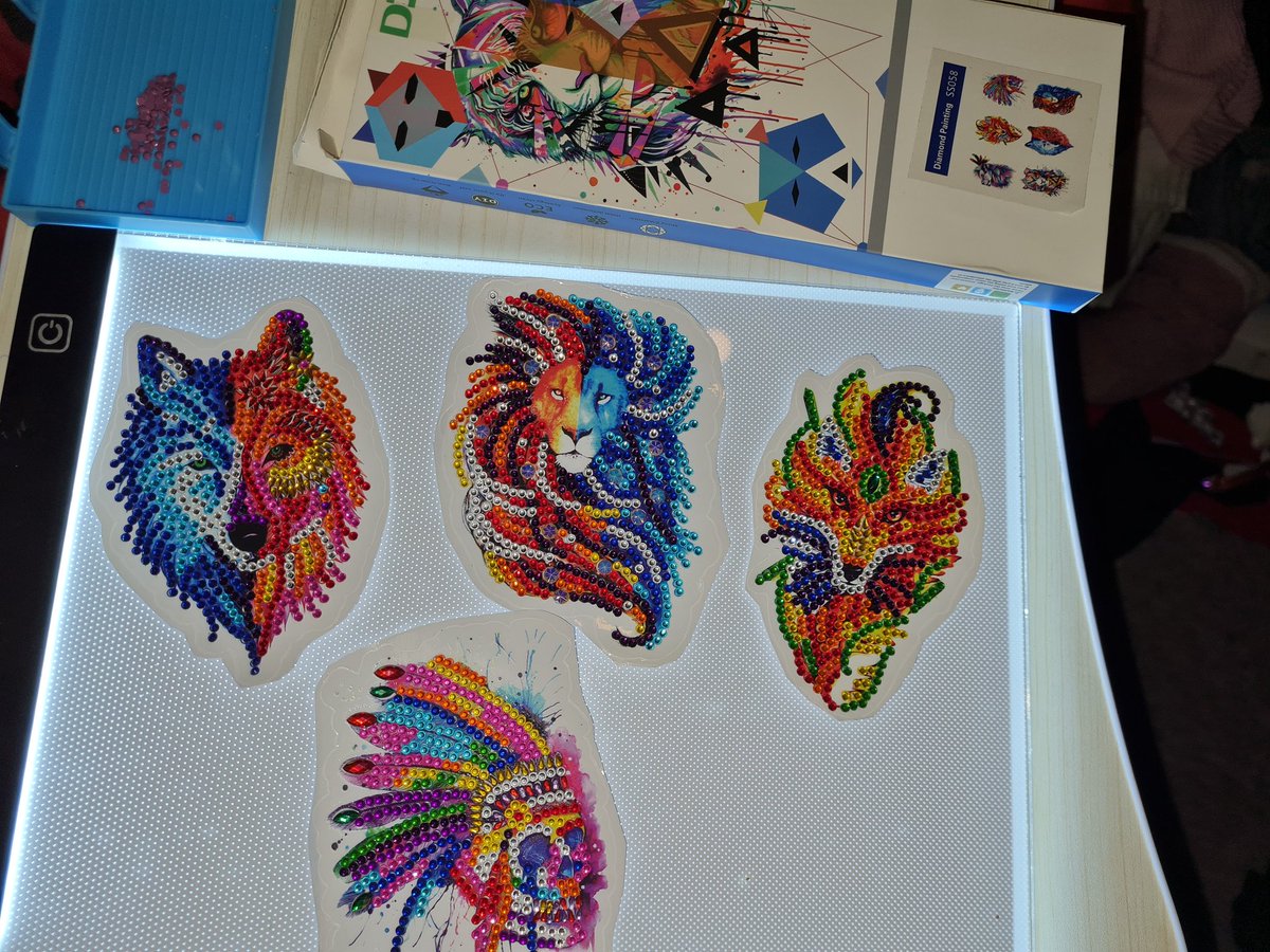 Bethany_Leeds's tweet photo. Finished anither 5d diamond art project on to another, either the kitten mirror lion or the multi coloured tree ??? Maybe both haha https://t.co/KekIQ0ZfQV