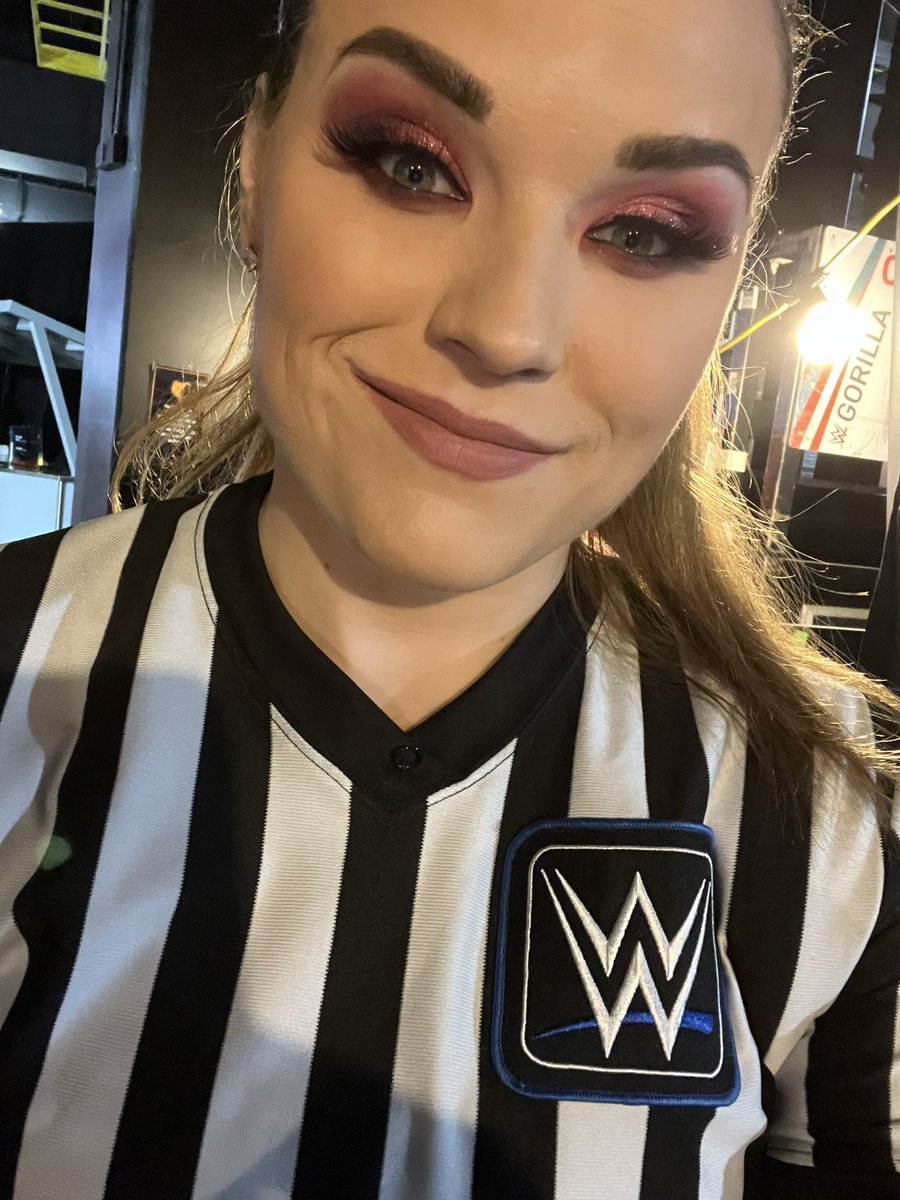 Jessika Carr on Twitter "First Smackdown of the year 💪🏻"