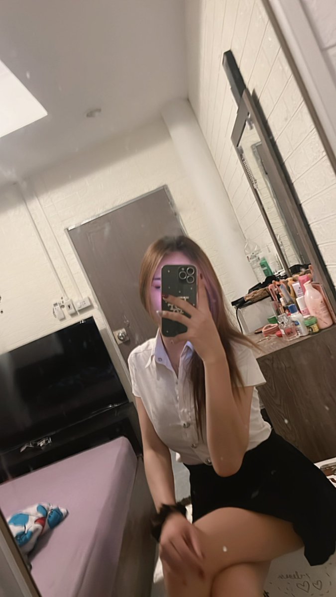 Ii86778009's tweet photo. เรียนไปก็ปวดหัว มีผัวดีกว่า🤪 https://t.co/EUE343jktM