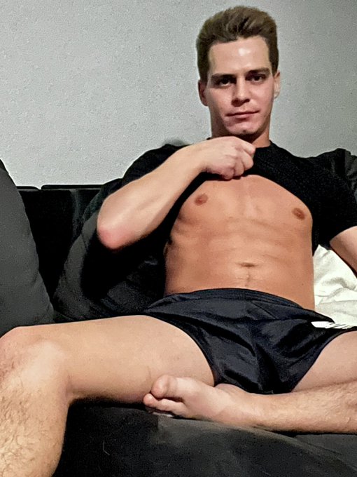 Hey there 😗 https://t.co/cKJyl4dBqA<a href="/tag/helixnightphoenix"class="tags"><span>#helixnightphoenix</span></a>