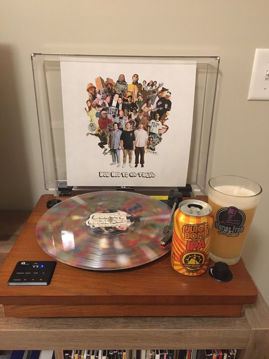 StoriesFAB's tweet photo. @YoungCultureNY You Had To Be There🎶
…..
Vinyl looks (and sounds) awesome fellas. Cheers!🍻
#StoriesFromABar #YoungCulture #YouHadToBeThere #EqualVisionRecords #SloopBrewing #JuiceBomb https://t.co/0e3pblzj7Z
