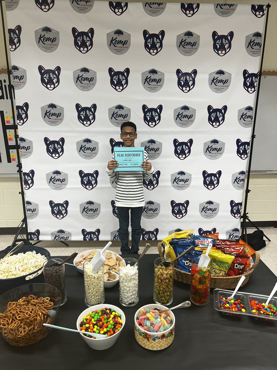 MrsHemphill304's tweet image. Celebrating every step closer to our school wide goals! These @Kempcougars either grew the highest, or already have an RI score over 1000! #learnleadexcel