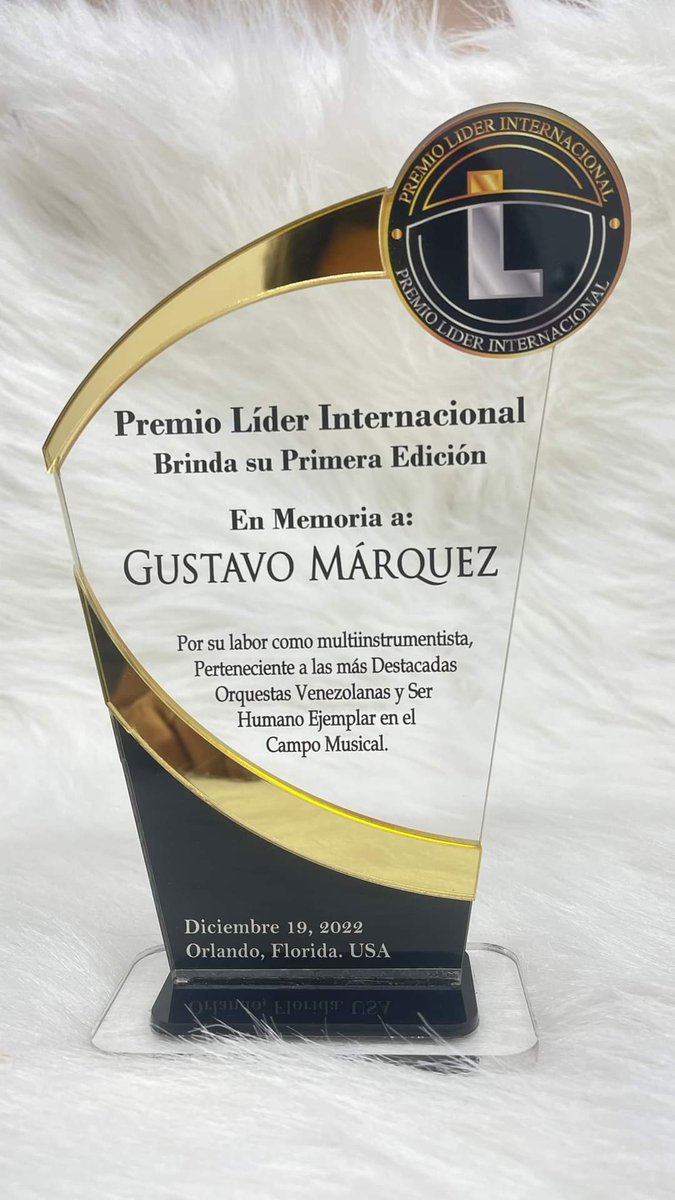 HOY NUESTRO HOGAR Y EL CIELO SE LLENAN DE ALEGRÍA
En nombre de mi familia quiero agradecer a mis colegas del “Premio Líder Internacional” por esta deferencia para con nuestro #GustavoMárquez . 

Gracias, mil gracias, <a href="/marquezgustavo/">Gustavo Márquez</a> seguro los aplaude desde el cielo.