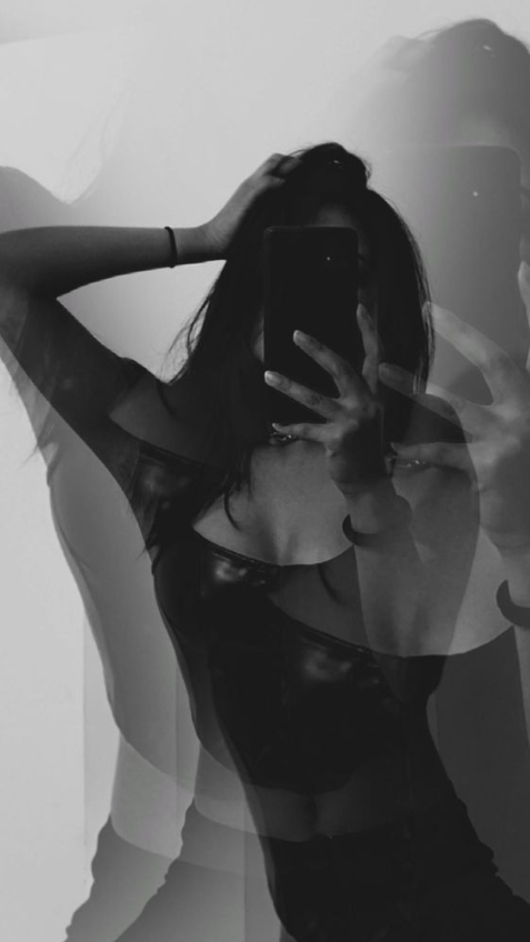 rabbit7306's tweet photo. Black &amp; White =🖤 https://t.co/qwDtO6YiSc