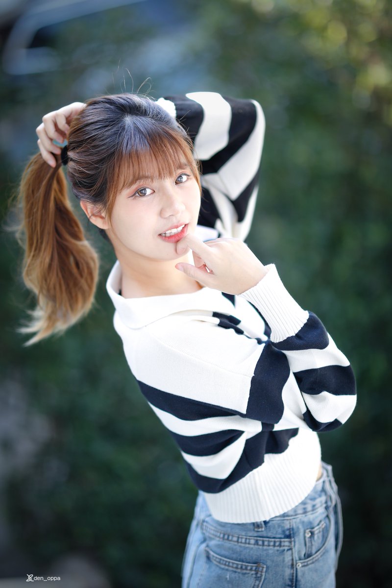 den_oppa's tweet photo. Every Christmas with Moopear
-Chapter 7 end-

👱‍♀️: @moopear_ 
📍: In the vicinity of HOLIDAY PASTRY
📷: Canon EOS 5D Mark IV + EF85mm f/1.4L IS USM

#Moopear #ムーペァー 

=====
Like &amp; follow for HD photos &amp; videos
facebook: den.oppa
instagram, twitter, youtube: @den_oppa https://t.co/ZUFrCJaDic