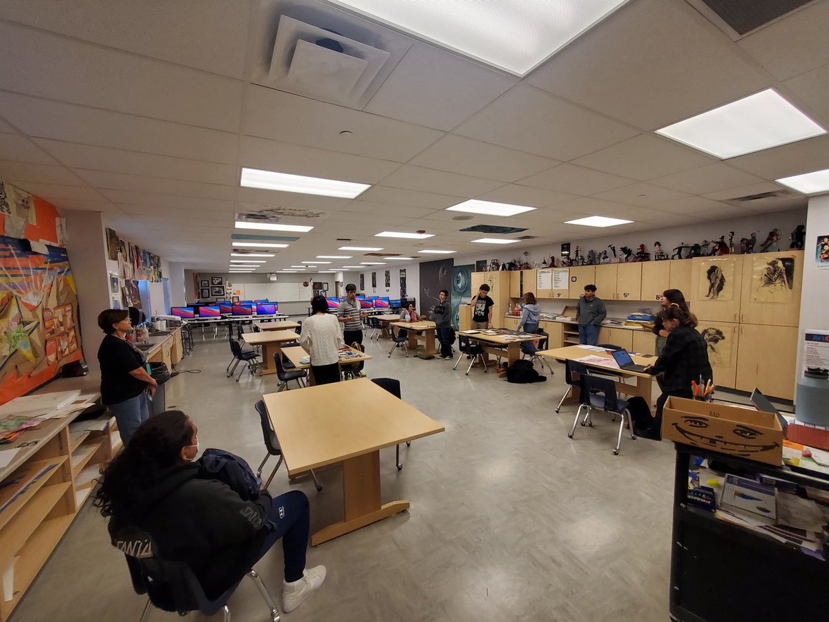 jvidales_PHHS's tweet image. GRATEFUL to have had Matthew Villarreal from @TheNewSchool speak with some of our emerging artists about the application process and portfolios. @SISD_FineArts @CPrintz_ADM  @MJones_ADM @rcarav01_PHHS @Chaparro_PHHS #ArtEducation #ParsonsSchoolofDesign #TheNewSchool #TeamSISD