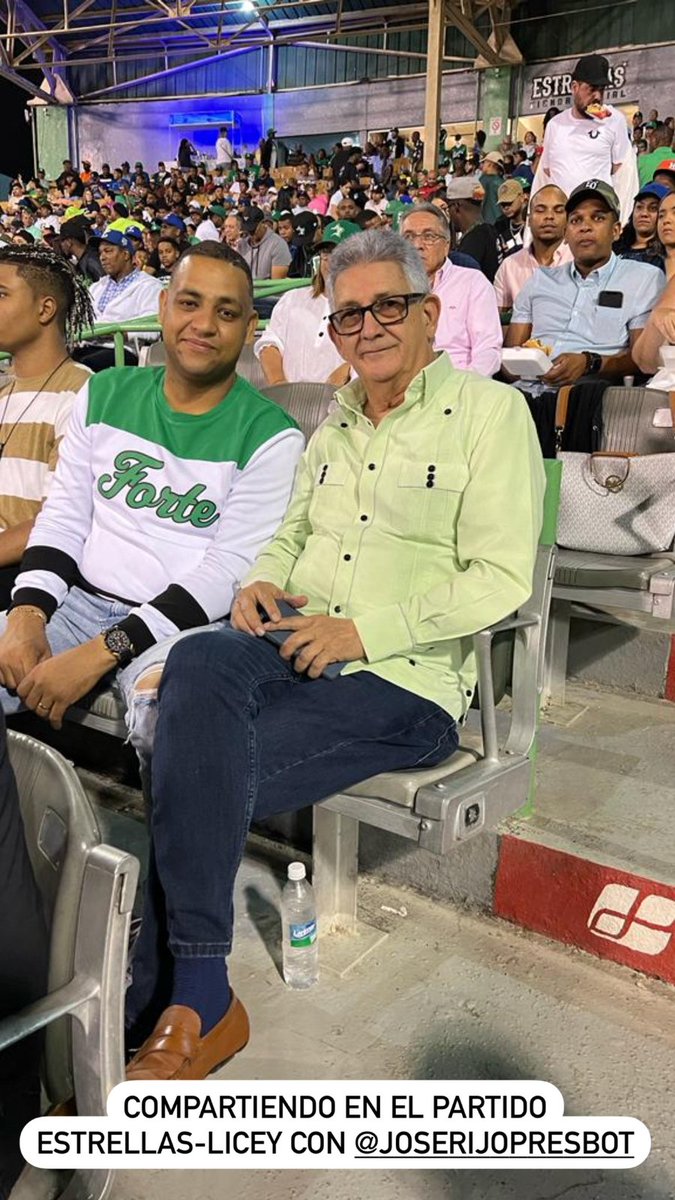 raymundoortizd's tweet photo. Junto a #JoséRijoPresbot disfrutando del partido #Estrellas🆚 #Licey en el #Tetelo ¡Hoy ganan los verdes! https://t.co/vvU5zwskMK