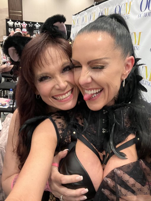 Crashing the @avnawards with my one and only @syrendemerxxx https://t.co/mQUiy22Wzd<a class="tags" target="_blank" title="On Twitter" href="/?out=eyJ0eXAiOiJKV1QiLCJhbGciOiJIUzUxMiJ9.eyJpYXQiOjE3MjA3NDk0ODksImlzcyI6InR3cG9ybnN0YXJzLmNvbSIsIm5iZiI6MTcyMDc0OTQ4OSwiZXhwIjoxNzUyMjg1NDg5LCJyZWRpcmVjdF91cmwiOiJodHRwczovL3R3aXR0ZXIuY29tL2F2bmF3YXJkcyJ9.imaClS9c8C6GmZFB5DIVZzamAJhpfkVHWvO0QS55T80dQzz5swbKzg59nBam1FNCoLIhRwKlDT5rHk9tq-QPeA">@avnawards</a><a class="tags" href="/tag/syrendemerxxx">@syrendemerxxx</a><a href="/tag/ilovemylife"class="tags"><span>#ilovemylife</span></a>