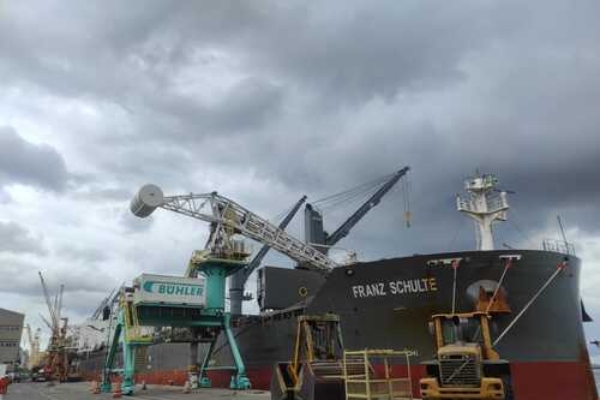 PortalPortuario's tweet image. Puerto de Salvador abre 2023 con tres buques en sus muelles - portalportuario.cl/puerto-de-salv… #Codeba #PuertoSalvador