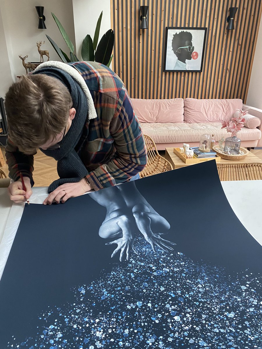 Signed, sealed and on its way to the US!!! What a start to 2023! Love this piece - JUNO at 75cmx75cm looks great. Happy new year everyone x #artnude #fineartphotography