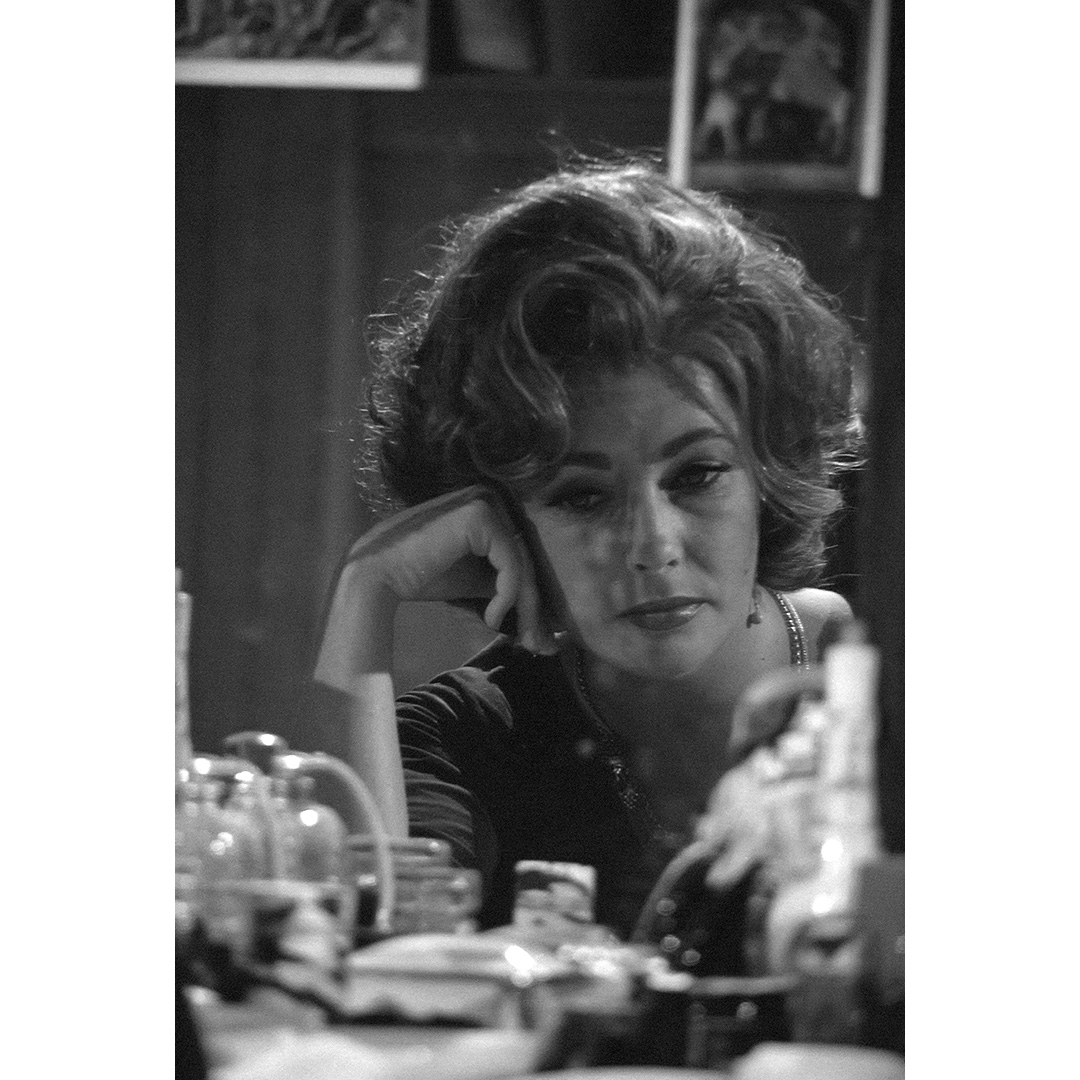 In one of her many sensational roles, Elizabeth Taylor as Martha, in 'Who's Afraid of Virginia Woolf?', 1966.

📷: Bob Willoughby

. . .
#ElizabethTaylor #EdwardAlbee #DamnFineActress