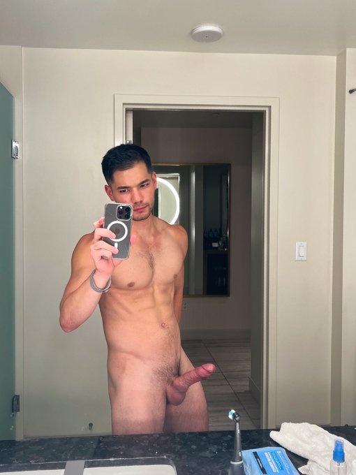 Colton Reece - daddy is horny for some bareback pussy. https://t.co/7WRLbIaaab