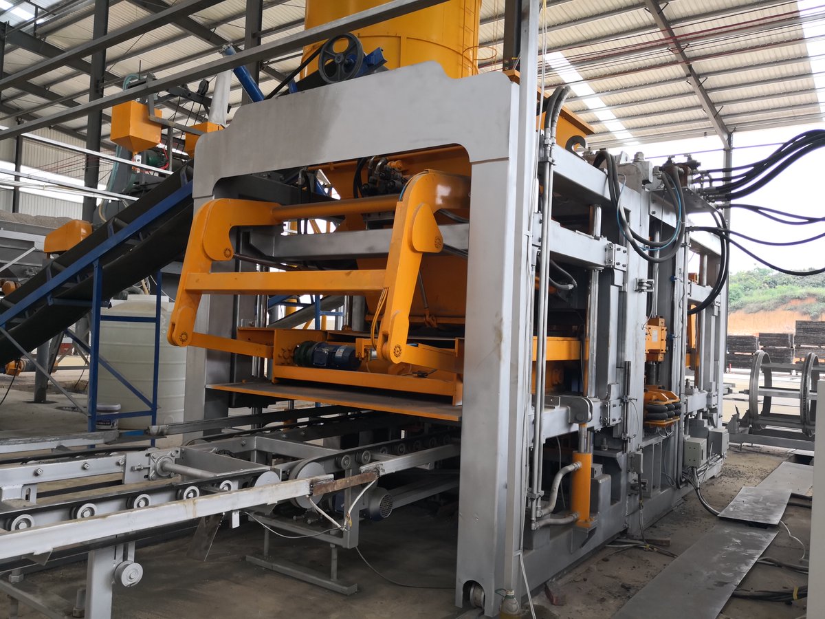 somi_wu's tweet photo. JUST ANOTHER SUCCESSFUL PROJECT.
FULLY AUTOMATIC CONCRETE BLOCK MACHINE WITH PRODUCT HANDLING SYSTEM 
#concreteblockmachine #pavermachine #brickmachine #blockmachine #curbstone #paver #turkey #concrete #concreteblock #batchingplant #fingercar #automaticline #линия #турция https://t.co/YOqKIpZRjS