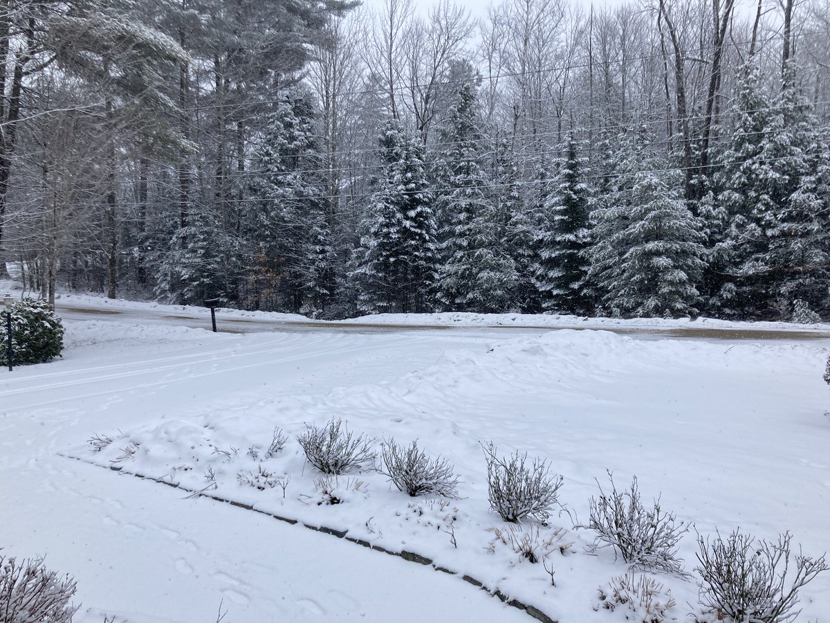 I think the most commonly asked question is "when is it going to get cold and/or snow?" Well, lucky for you, I put together weekly long term updates on my Patreon blog. Check it out!
patreon.com/posts/76889805
Picture of today's "refresher" snow from home.