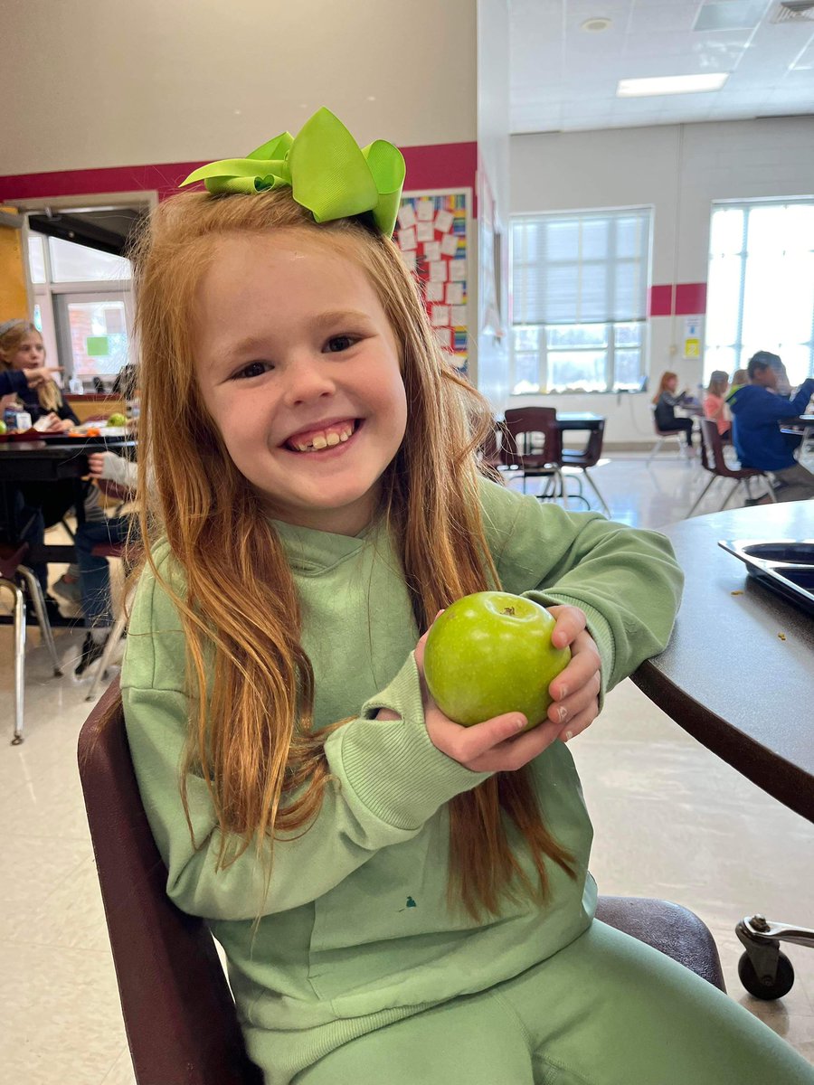 allison_yandle's tweet image. Show me another 2nd grader more precious than this! #notpossible! #PocaPreK5 #mybaby 🥰