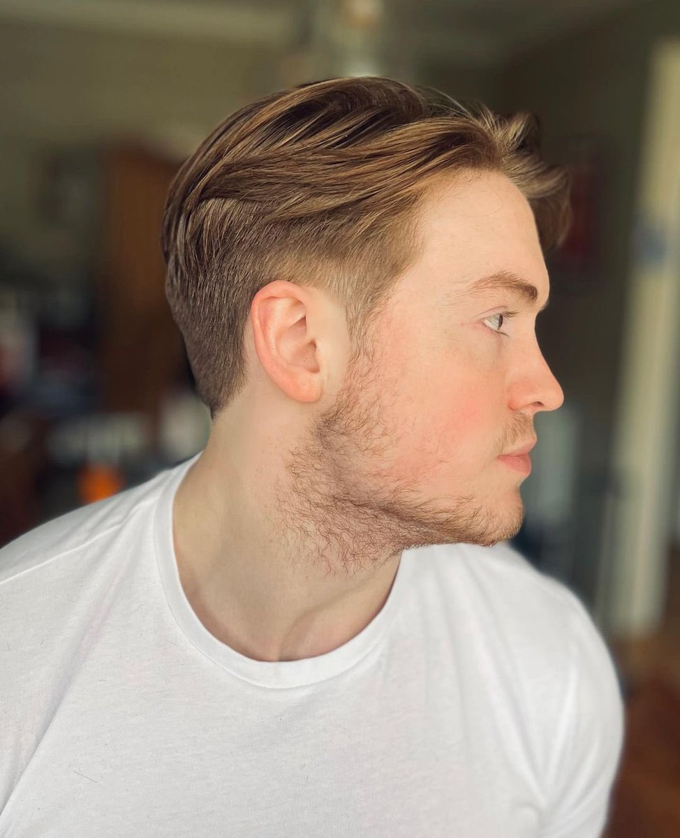 springIvr's tweet photo. men should apologize for not being kit connor https://t.co/FVN5DTGbqt