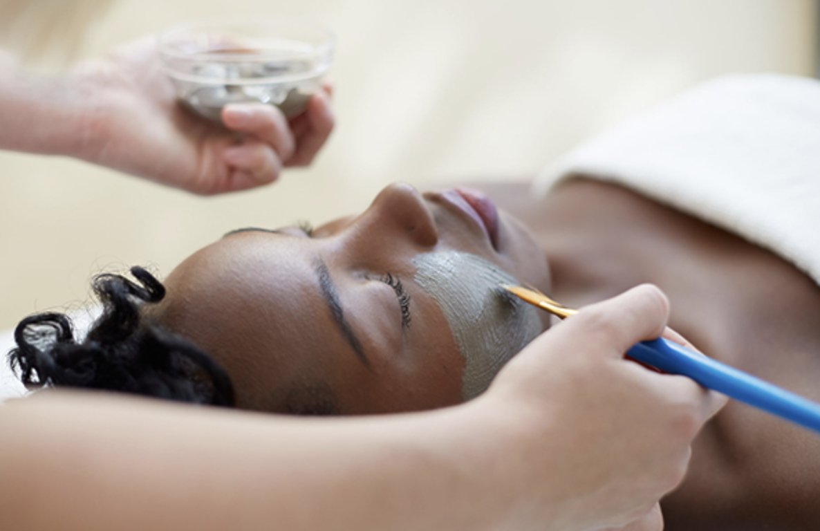 LeilaniRevel's tweet photo. Battling stubborn acne
Come visit us @Lereveorganic for a Deep Clarifying #spafacial
This treatment aids in refining and toning oily and acne-prone skin 
https://t.co/fX55mGpWJo

#dayspasantabarbara #organicskincare #SantaBarbara #selfcare #organicspa #skincaretips #Eminence https://t.co/vvF8ahOC5m