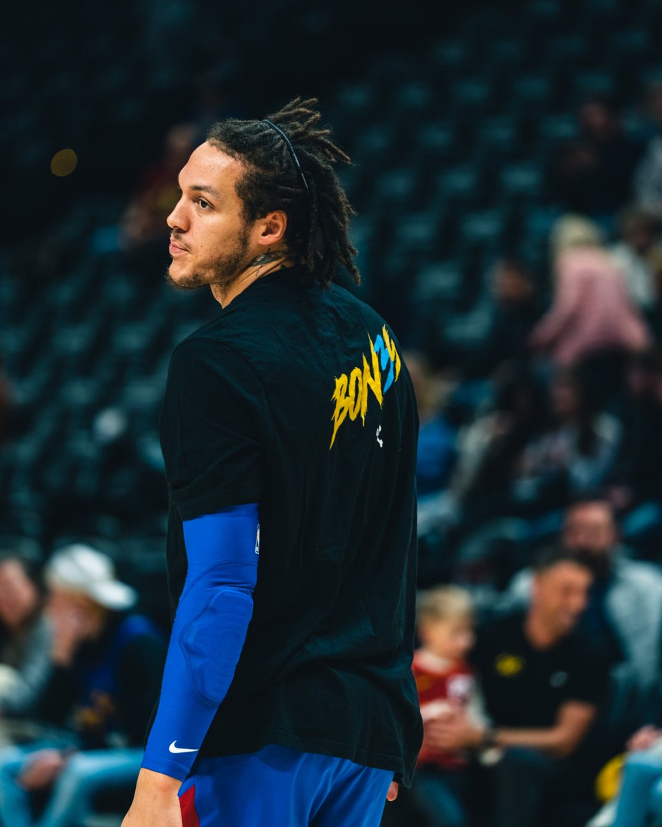 nuggets's tweet photo. Friends support friends https://t.co/RDFQ2nNzI2