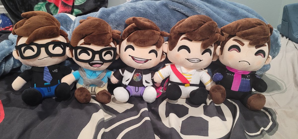 ProductiveSlug's tweet photo. @ThomasSanders doesn't know it, but he gave me the best birthday gift. All of the plushies arrived in time for my birthday!
#sandersside #youtooz #plushie #sanderssideplushie https://t.co/P4AVKPP6eo