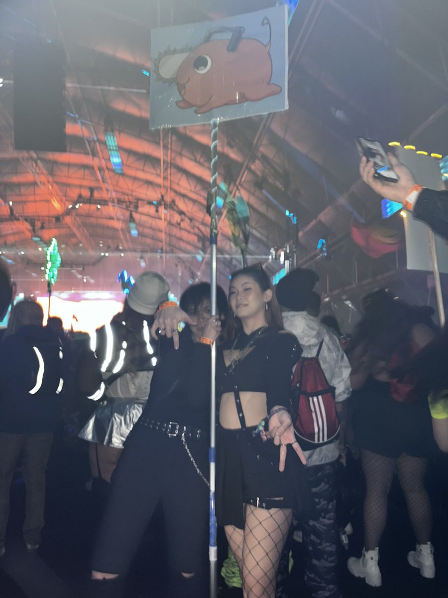 MlNTCHOCOLATE's tweet photo. finally looked at countdown pics 🥺 put the last pic up bc all of them are single please date them https://t.co/LemolOK954