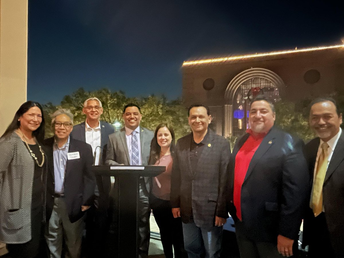 JMartinez4Hou's tweet photo. I'm humbled by community support across Houston as I run to represent District I as your next City Councilmember. I'm honored to be supported by leaders like CM Gallegos, Sheriff Gonzalez, Commissioner Briones, Hon. Gracie Saenz, Hon. Gordon Quan, Hon. Cantu &amp; Judge Rodriguez 💪 https://t.co/3SvjLIjabu