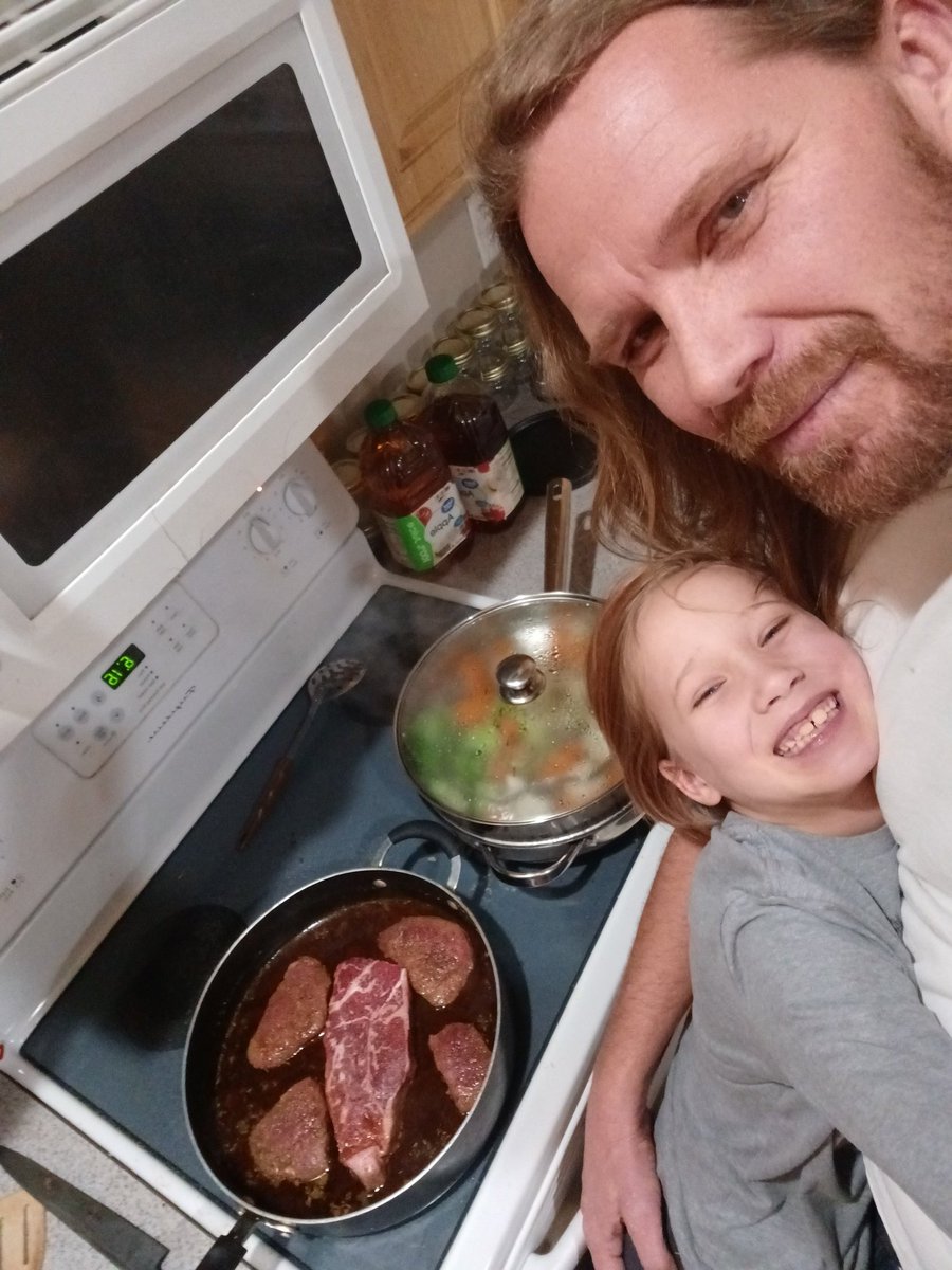 Chris Ray tweet media