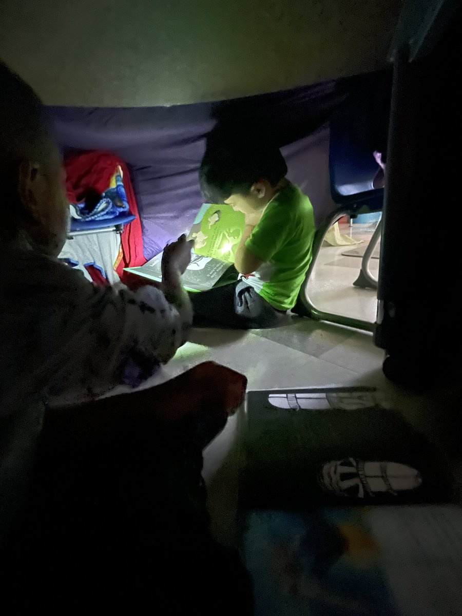 cappadona6's tweet photo. Fun Friday flashlights, forts and reading.  Best way to end a hard week of NWEA.@GoodnowSchool @MPSPanthers https://t.co/FPUGDwNTF6