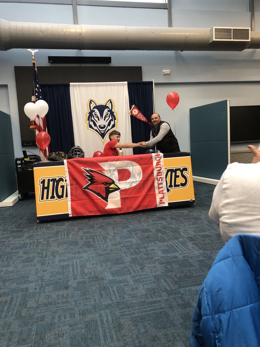 Amazing day watching Ian Warren sign to SUNY Plattsburgh to play ⚾️baseball as a freshmen next year. This class of 2023 athlete is going places! 👏🏽 👏🏽 👏🏽 <a href="/huskynation845/">The Pack</a> <a href="/HighlandCSD/">Highland CSD</a>