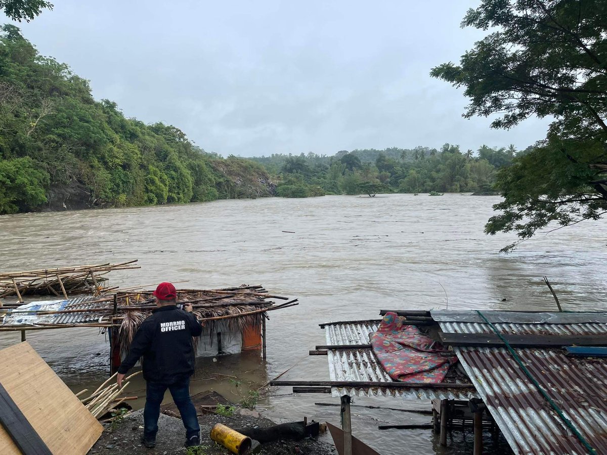 LOOK: Ilang bahay sa Norzagaray, Bulacan, lumubog sa baha matapos ...