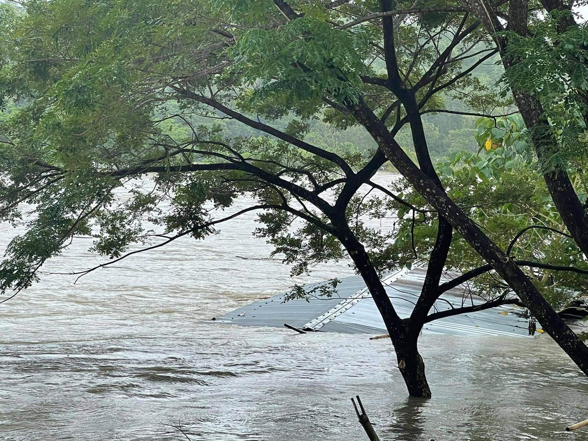 LOOK: Ilang bahay sa Norzagaray, Bulacan, lumubog sa baha matapos ...