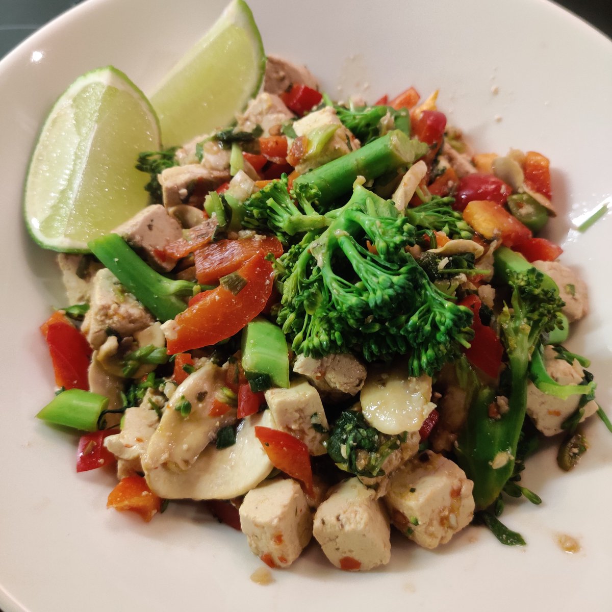 klapikone's tweet photo. Is it possible to cook delicious, healthy, vegan, glutenfree and ketogenic food easy &amp; fast?

Yes 😎❤️🌱

#vegan #veganfood #veganrecipe  #glutenfree #keto #ketodiet #ketorecipe #ketogenicdiet #tofu #veggies #recipe #highprotein #veganism #healthyfood #fastrecipes #eathealthy https://t.co/CI5HXCBtkq