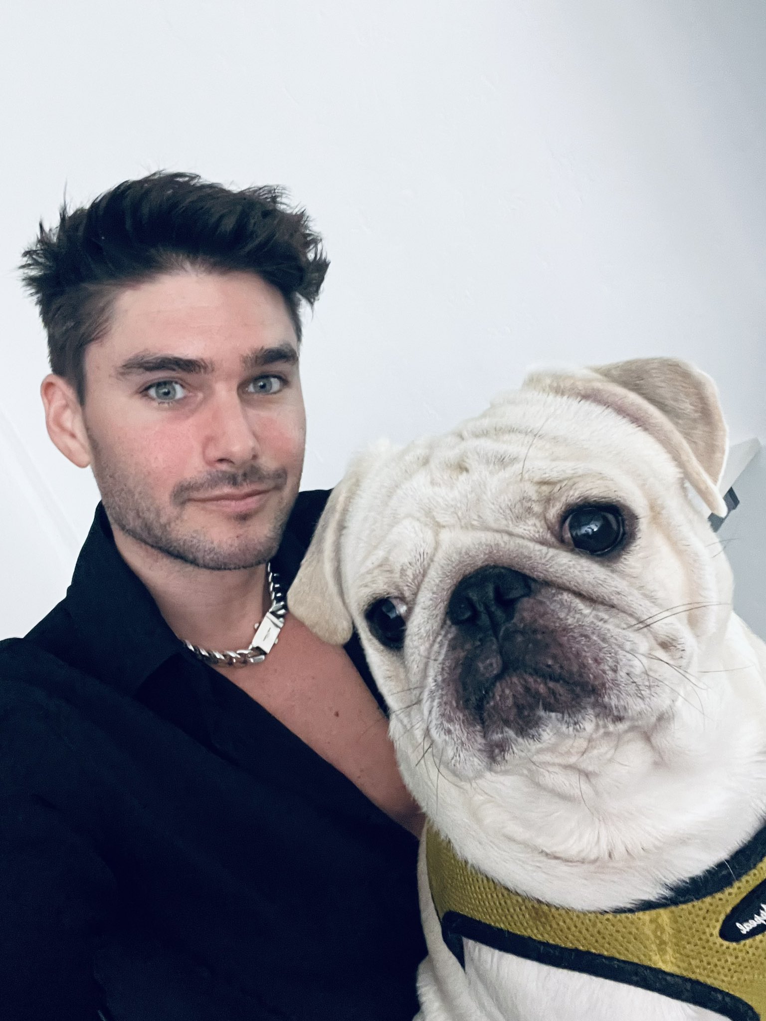 TW Pornstars - Charlie Matthews. Twitter. On set! Say hi to Diesel. 1: