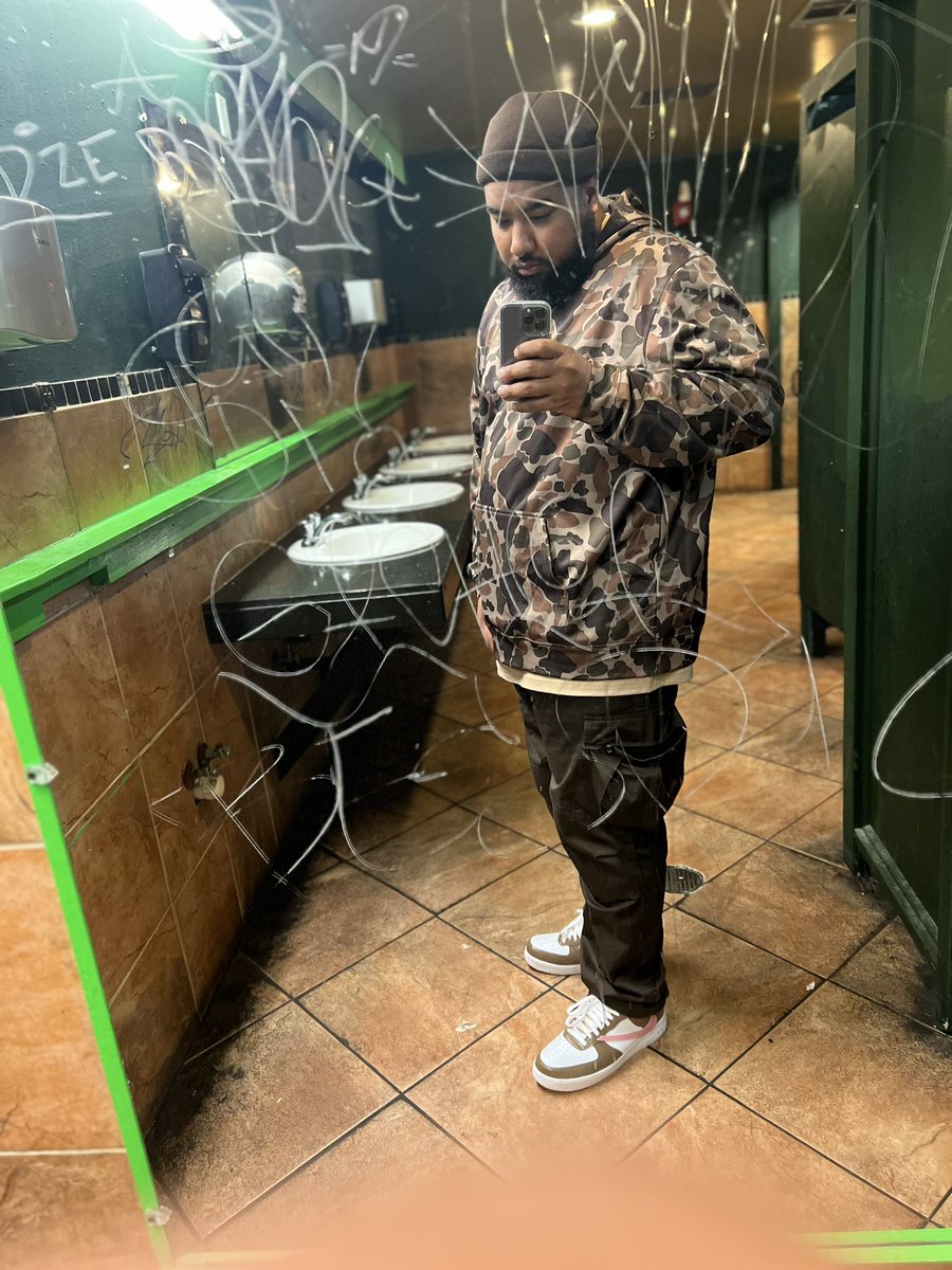 geaux_dev's tweet photo. Y’all already know where I be at!😂🅾️🐋 https://t.co/fCAAcInF6v