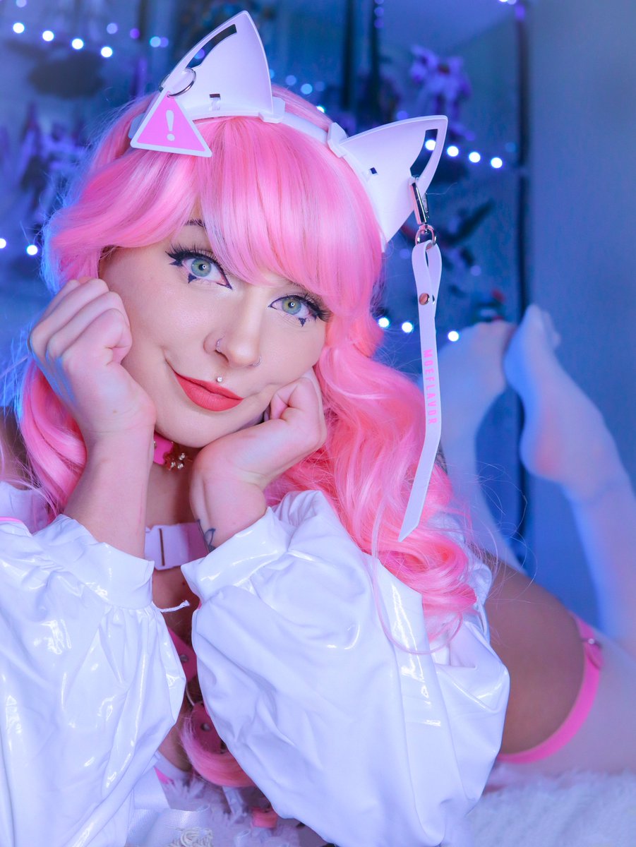 TW Pornstars - Ree Yue. Twitter. wow I can't believe we both happen to